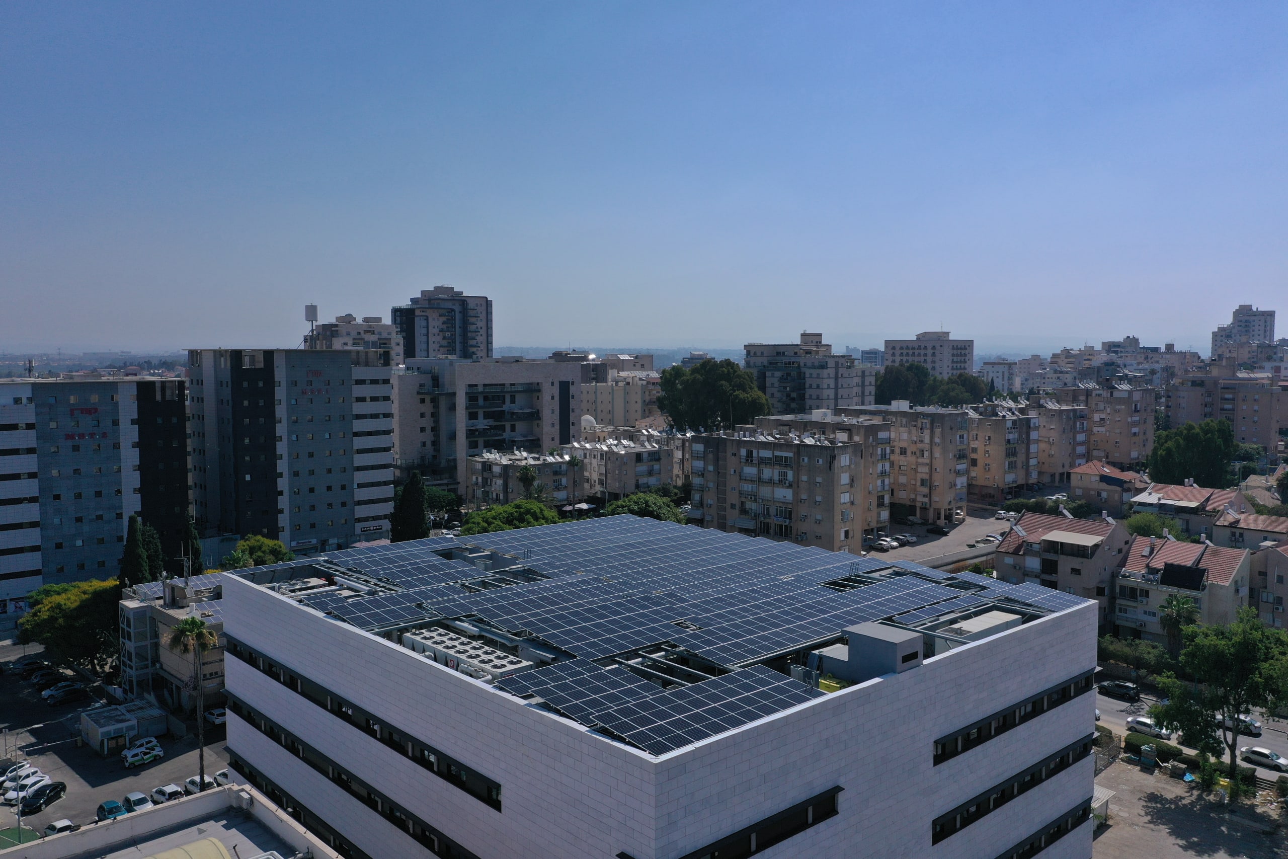 כמה יעלה לכם להתקין מערכת סולארית על הגג? מדריך