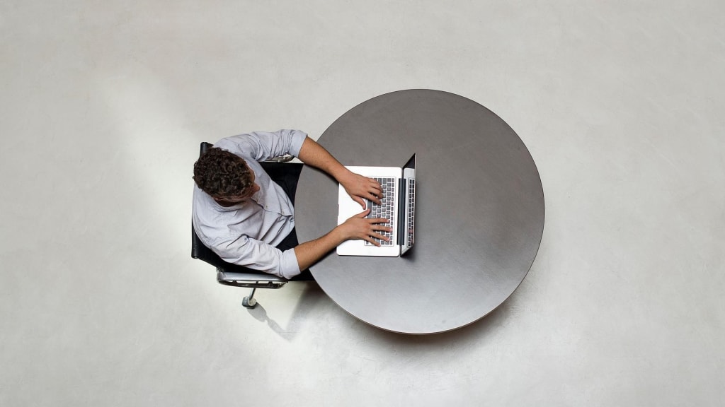 Headerbild Desktop Arbeit