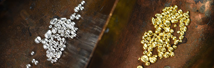 Bild von Gold- und Silbernuggets
