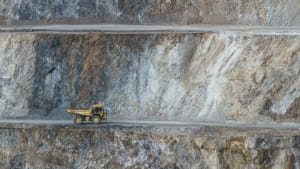 Caterpillar i en mine