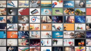 Eine Fernbedienung zum Auswählen eines Films Header