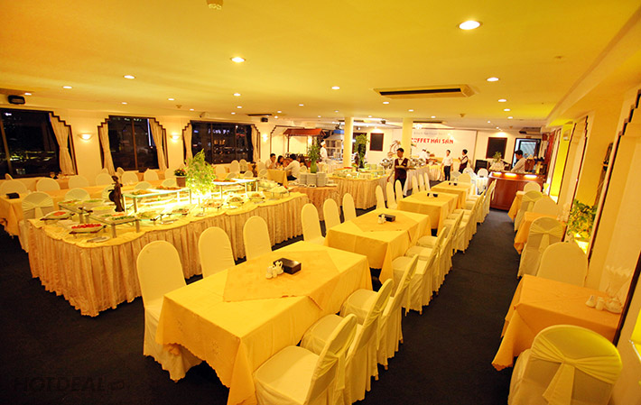 Buffet Tối View Phố Đi Bộ Nguyễn Huệ Tại Oscar Saigon Hotel 3*