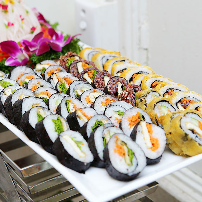 Buffet Chay Buổi Tối 40 Món Miễn Phí Nước Uống Tại Nhà Hàng Cỏ Nội - Bông Sen Hotel Annex