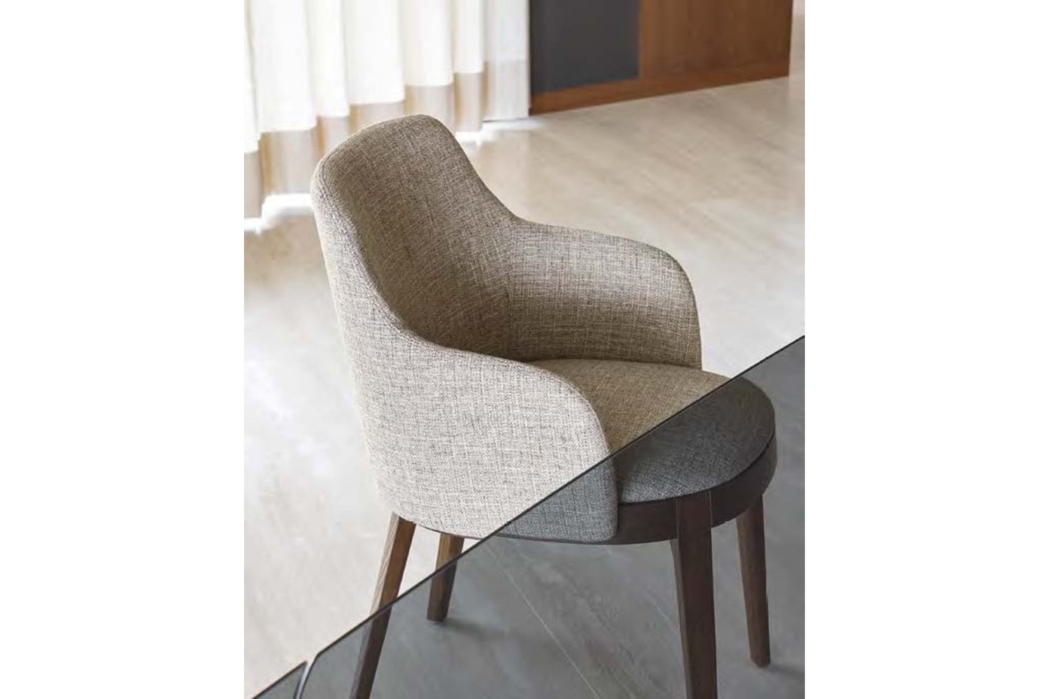 Adel 4 Adel 4.jpg Adel