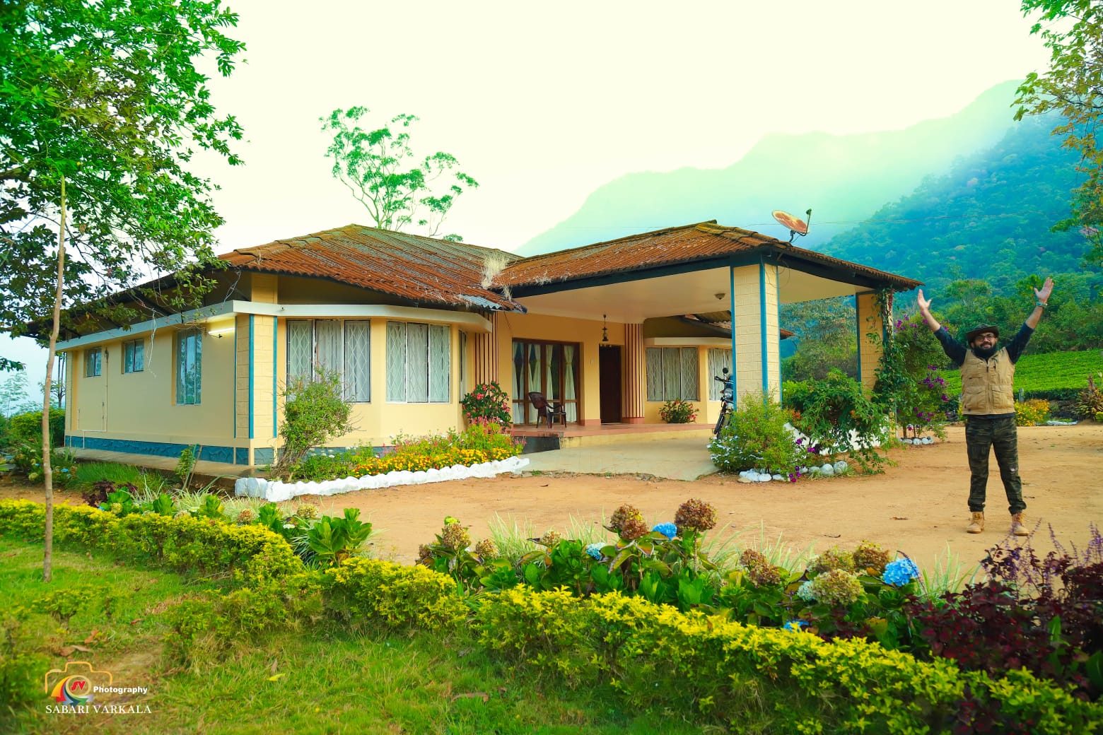 VRP Munnar Tea Estate Bungalow near Viriparai Waterfalls