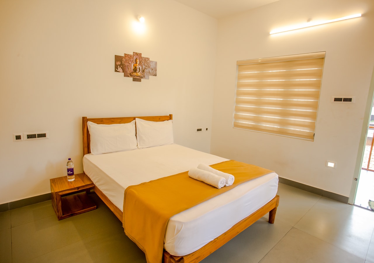 places to stay in varkala for bachelor