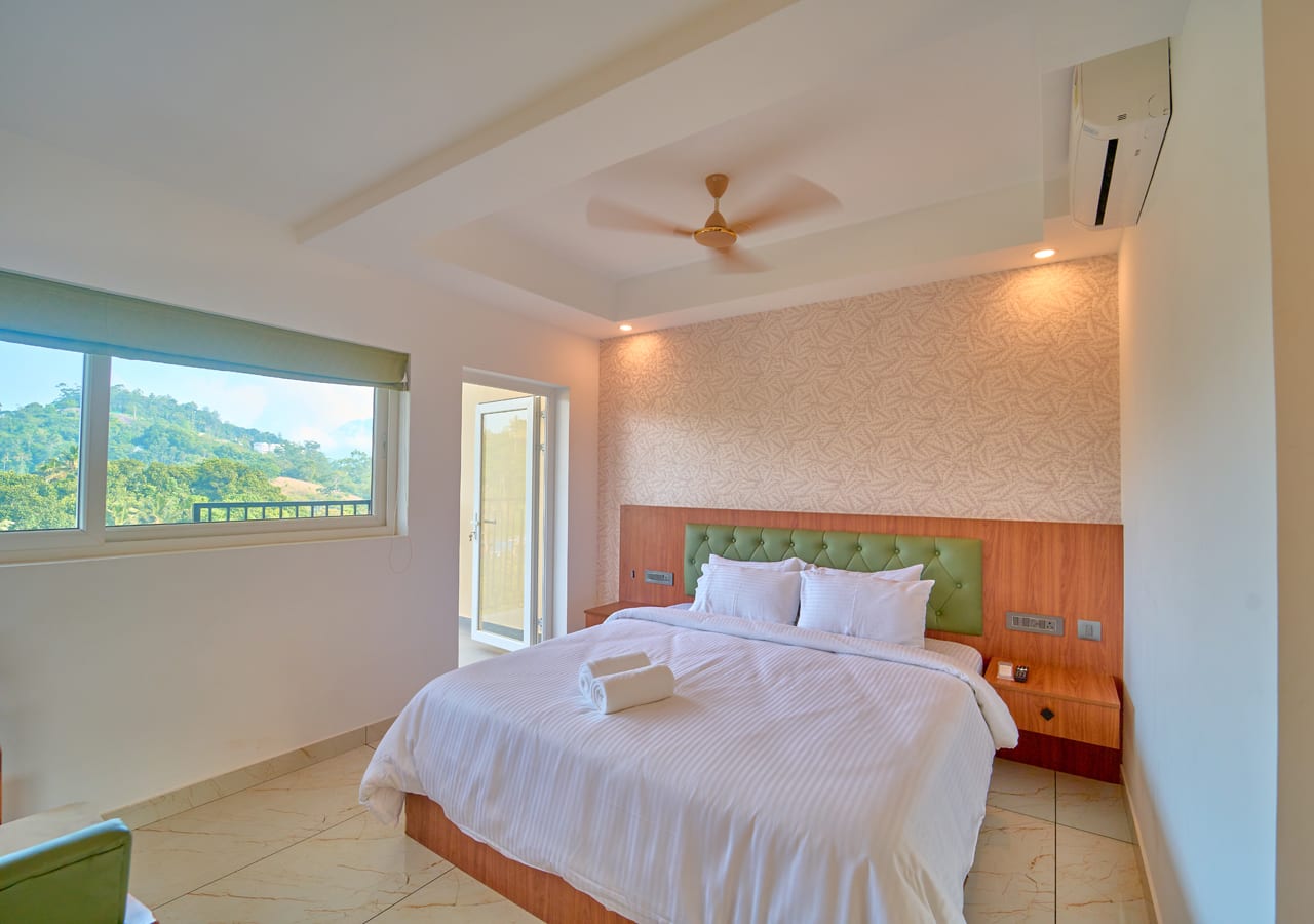 pool resorts in munnar