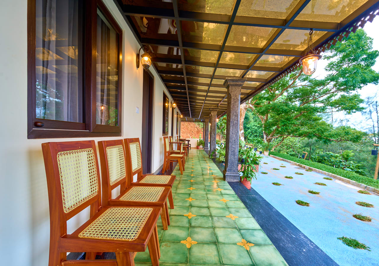 stays near attapadi