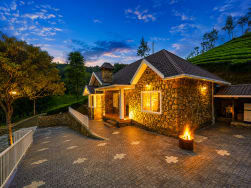 Stone Castle by VOYE HOMES