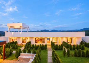 Grand Seyon Ooty by VOYE HOMES