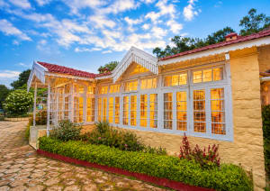 Taj Mahal Vintage Villa by VOYE HOMES