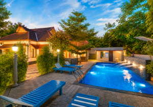 POP Tavern Pool Villa by VOYE HOMES