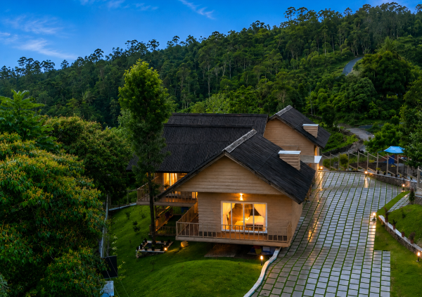 The Treetop Escape by VOYE HOMES