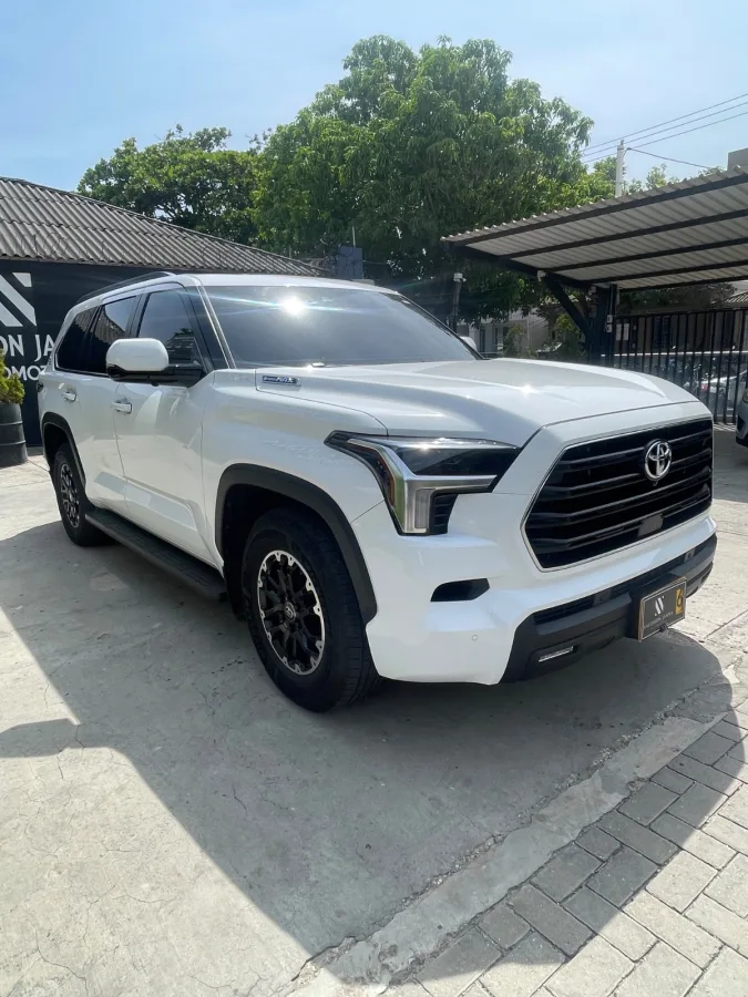 Toyota Sequoia