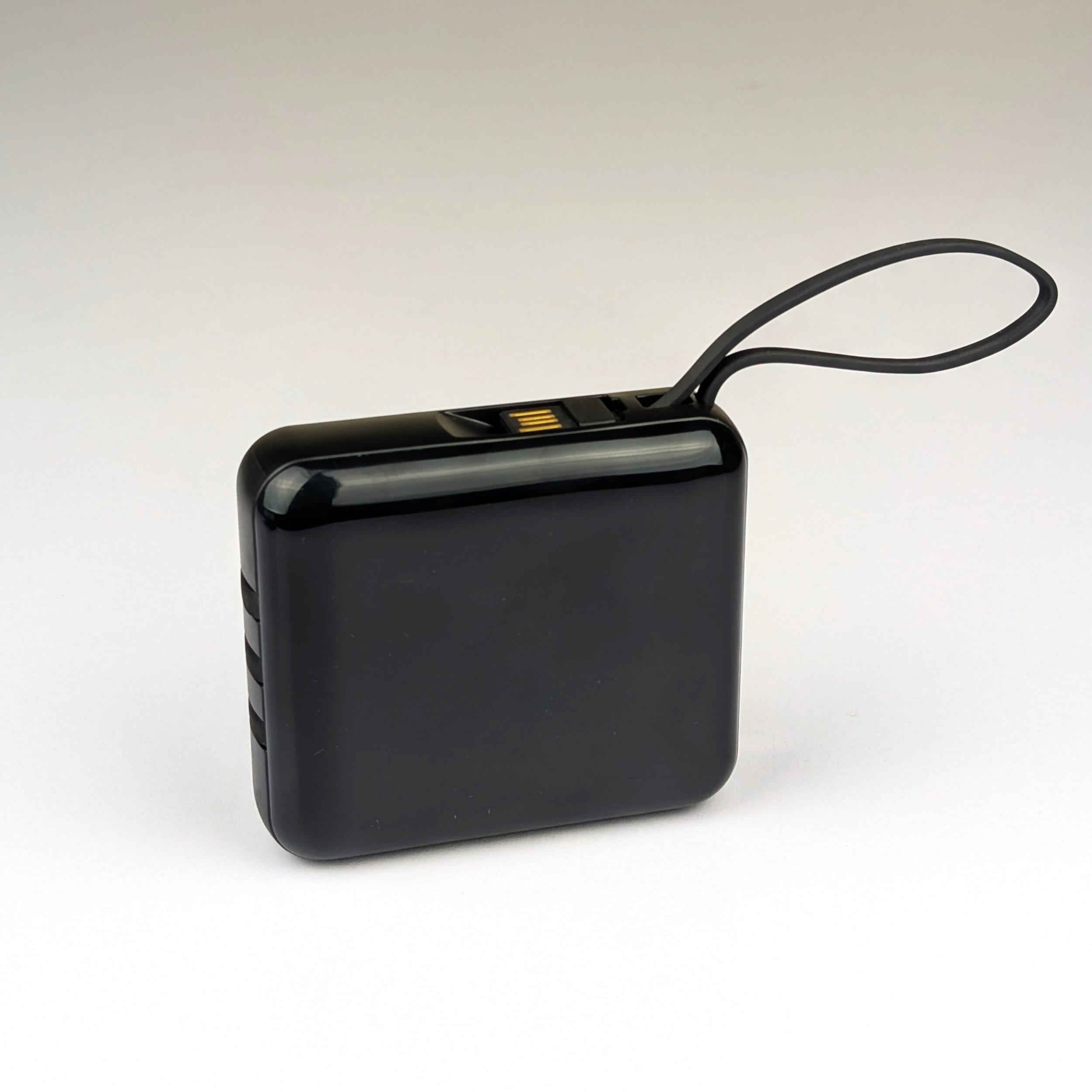 Smart Fast Charge Power Bank (10000mAh, Multi Cable Built-in)
