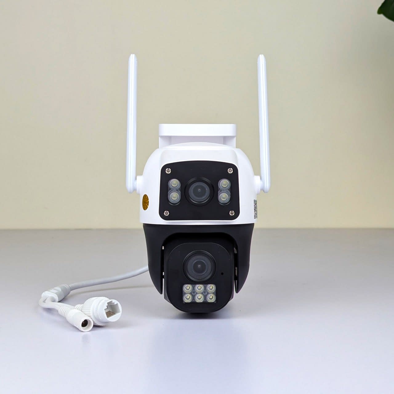 V380 Dual Lens 8MP 4G Wi-Fi PTZ