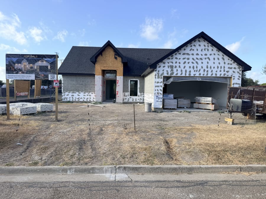 2602 S Gartuck Cir, Harlingen TX 78552 — new construction home photo 1