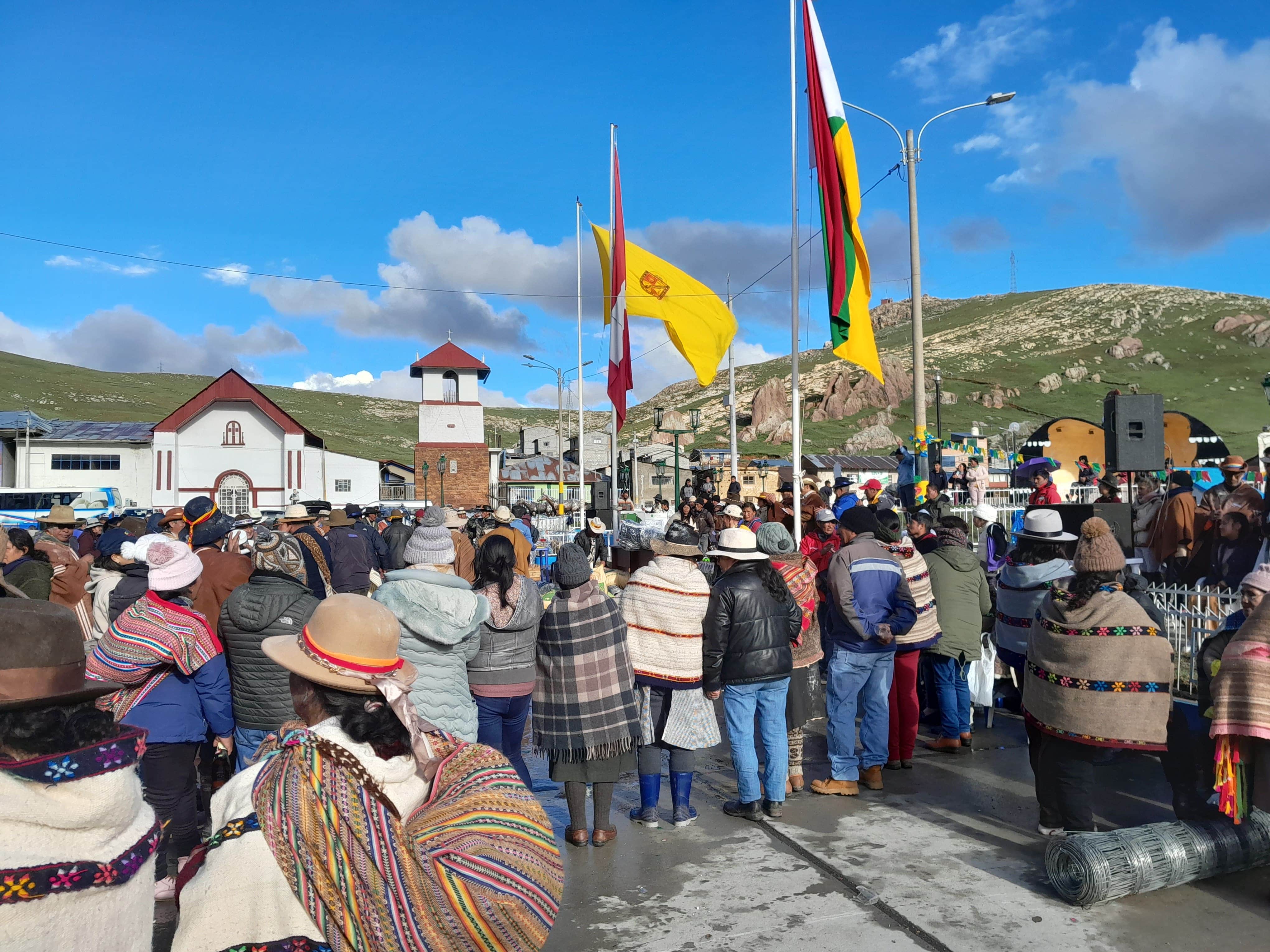 Anuncio LEGISLACIÒN PERUANA SOBRE COMUNIDADES CAMPESINAS
