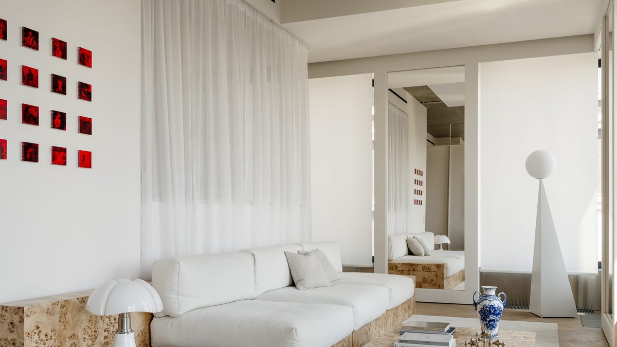 Neutral Palette Proves Design Power in Designer's Apartment Neutral Palette Proves Design Power in Designer's Apartment - neutral palette design