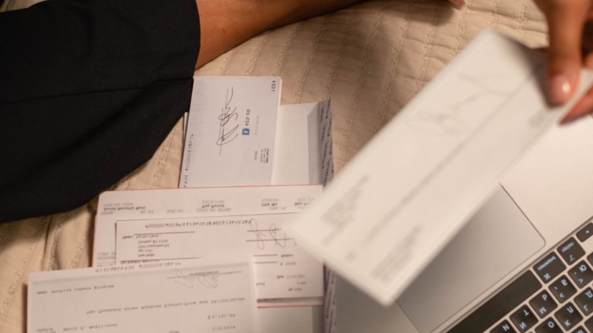 Why the end of cheques matters for business - end of cheques