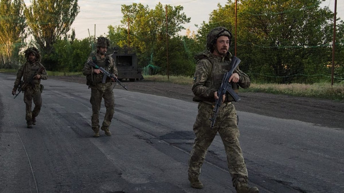 Ukraine special forces expand covert operations
