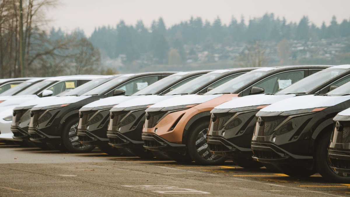 Car sales rise as industry woes persist