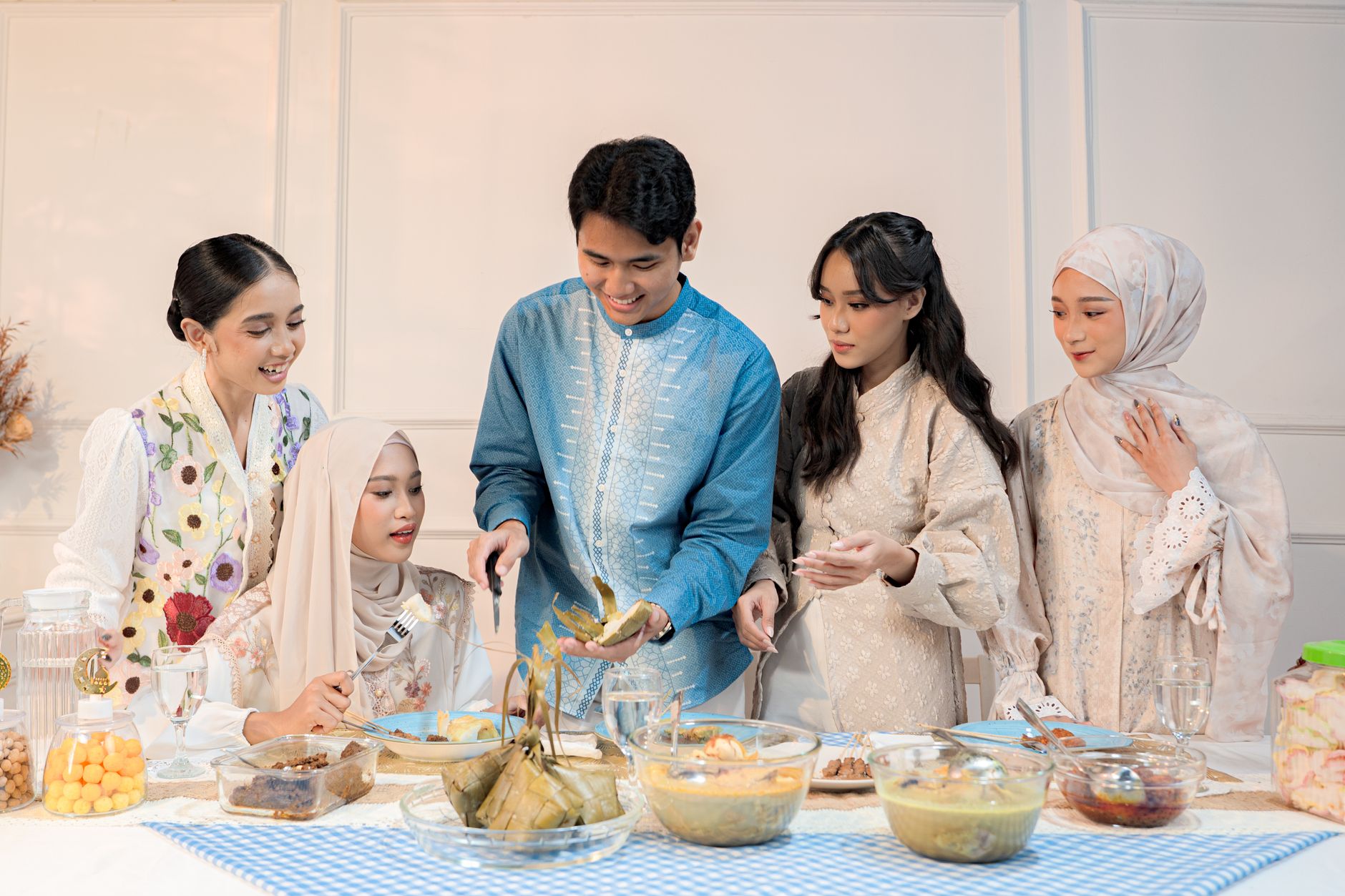 Hari Raya Galungan Dirayakan Besok