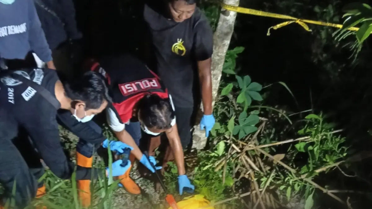 Geger! Mayat Remaja Ditemukan Terkubur di Rembang 1 Geger! Mayat Remaja Ditemukan Terkubur di Rembang