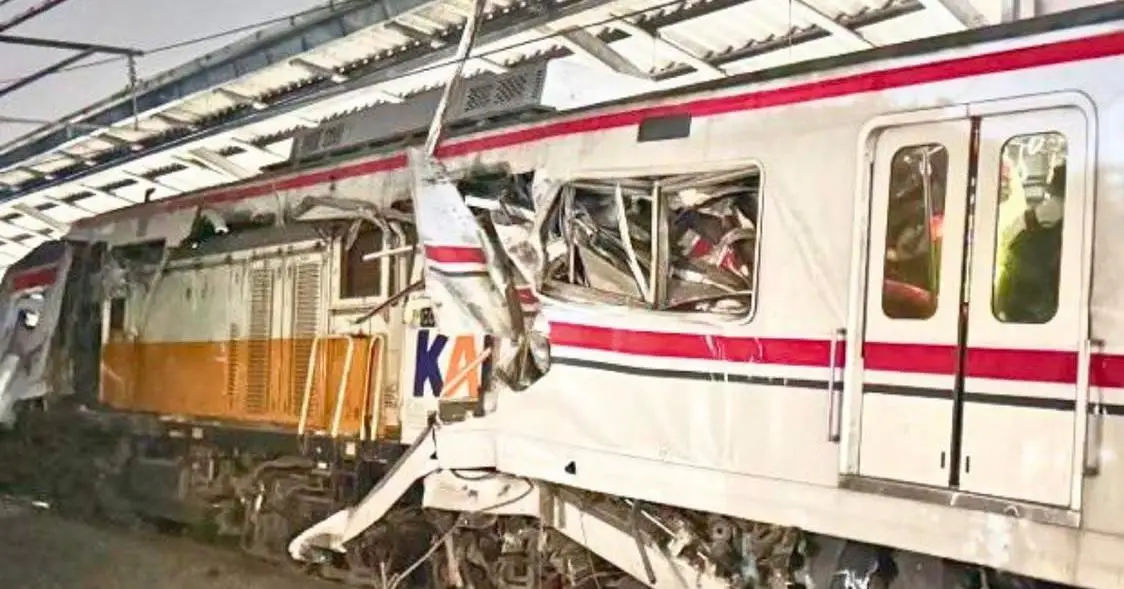 Evakuasi Masih Berlangsung! Korban Kecelakaan Kereta di Bekasi Timur 1 Evakuasi Masih Berlangsung! Korban Kecelakaan Kereta di Bekasi Timur