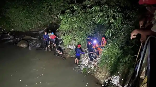 Remaja Tewas Tenggelam Saat Berenang di Kali Ciesek Bogor
