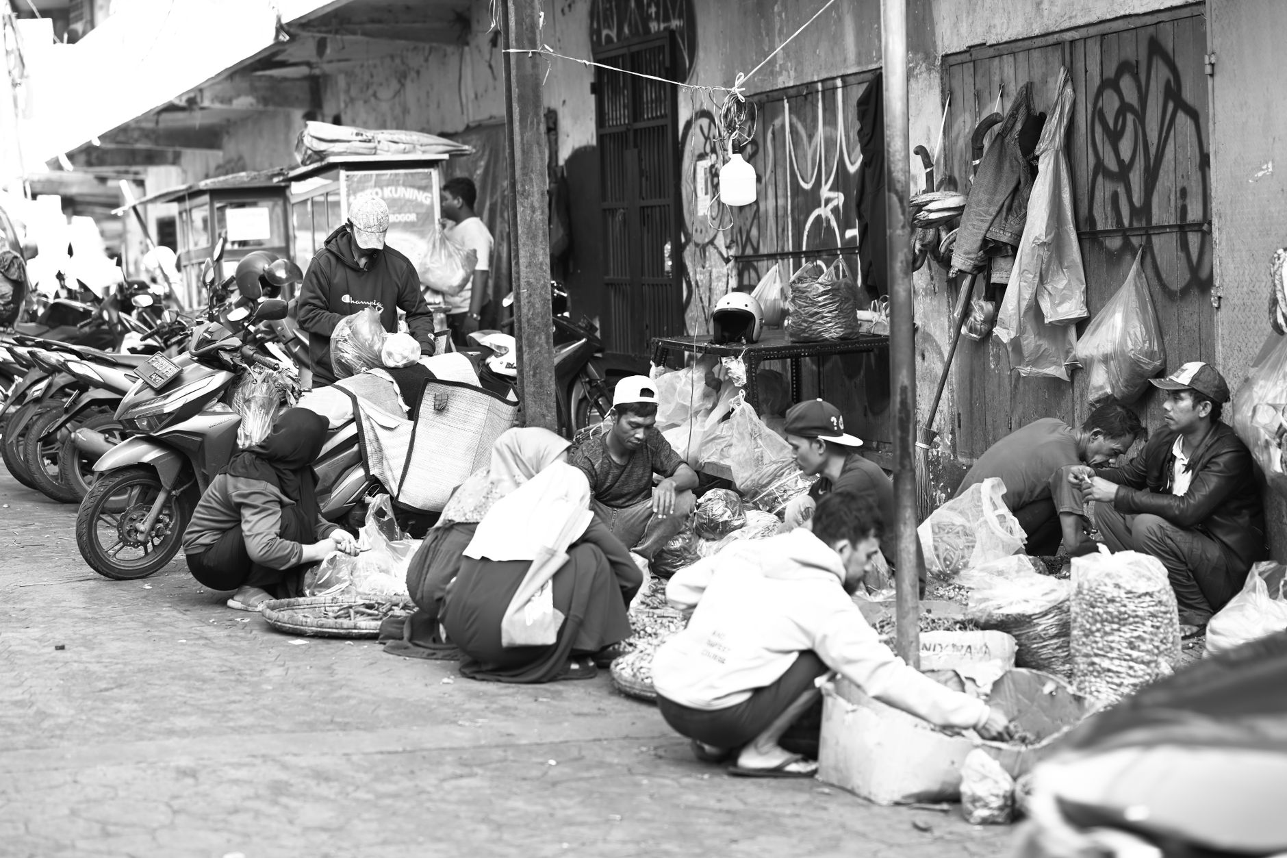 Oknum guru SDN Pajeleran 01 Bogor Diberhentikan, Dugaan Diskriminasi Nilai dan Pungli Les 1 Oknum guru SDN Pajeleran 01 Bogor Diberhentikan, Dugaan Diskriminasi Nilai dan Pungli Les