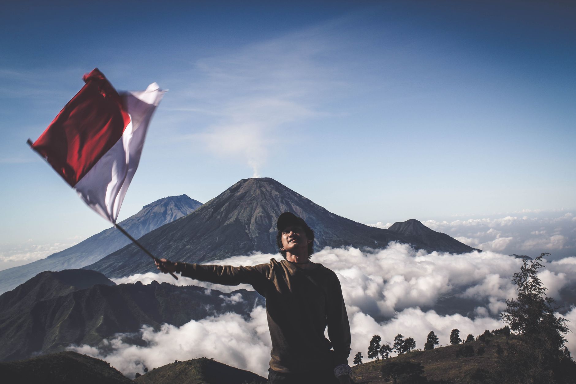 Warga Kibarkan Bendera GAM Saat Bencana di Aceh