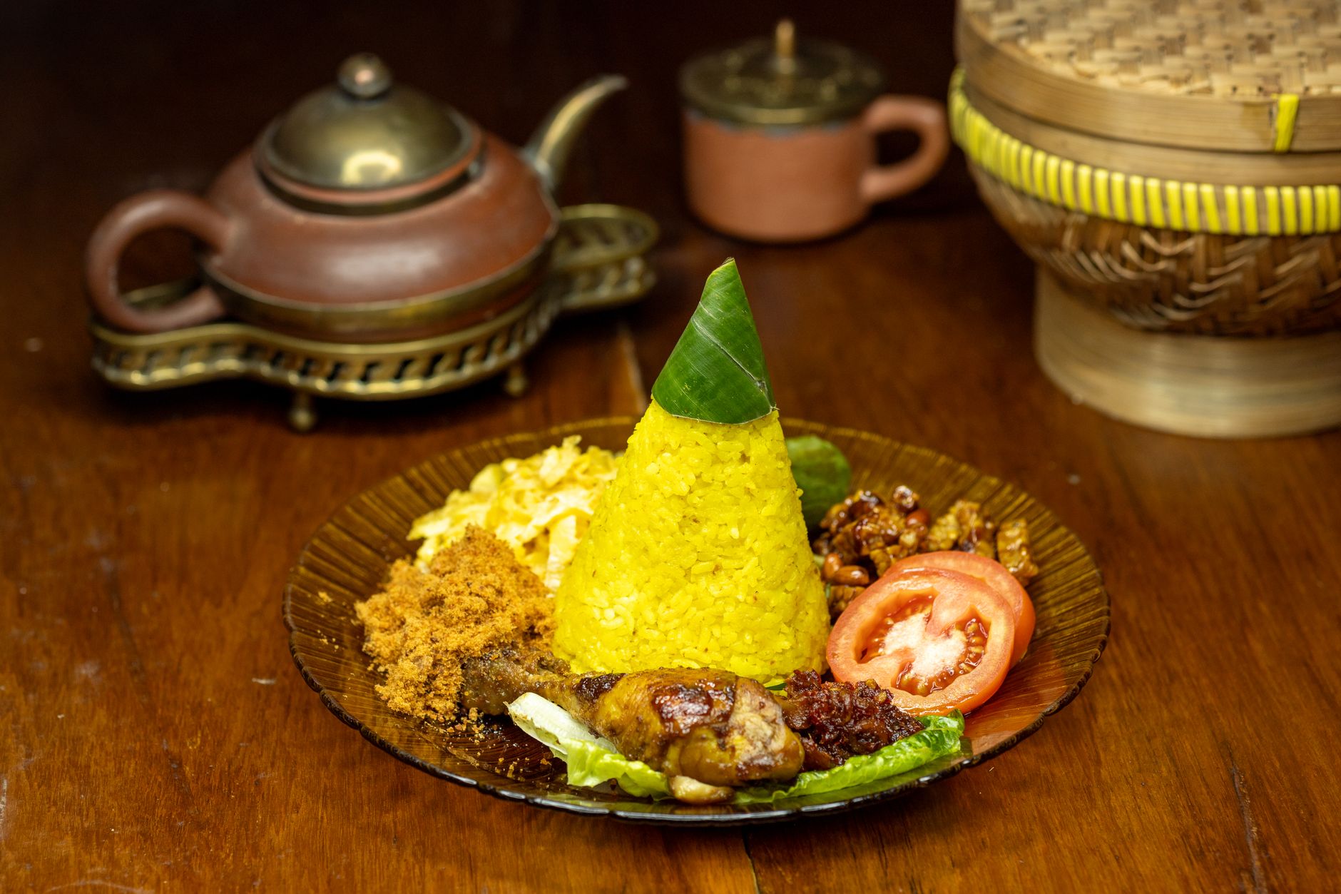 Guru di Kampar Banting Nasi Kotak di depan murid