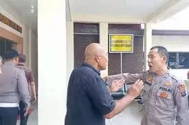 Video Viral: Petugas Polisi dan Mantan Polisi Adu Mulut Soal Ut4ng Piutang, Berujung Damai di Polres Padangsidimpuan