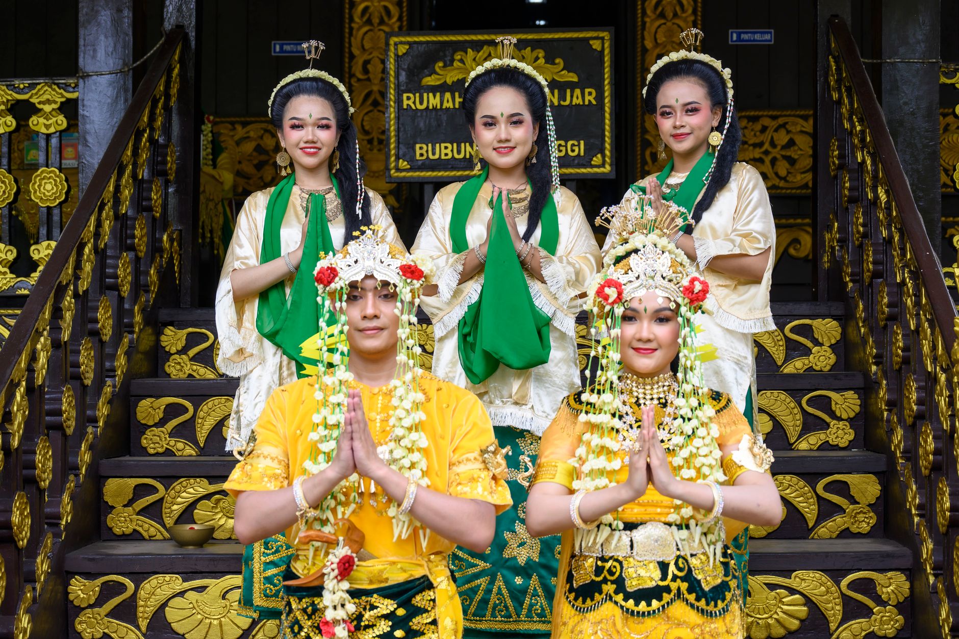 Konvoi Pesilat Masuk Ke Rumah Orang dan Serang Warga 1 Konvoi Pesilat Masuk Ke Rumah Orang dan Serang Warga