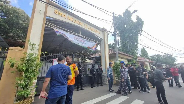 6 Fakta Terbaru Ledakan di SMA Negeri 72 Jakarta! Puluhan Siswa Luka dan Polisi Turun Tangan
