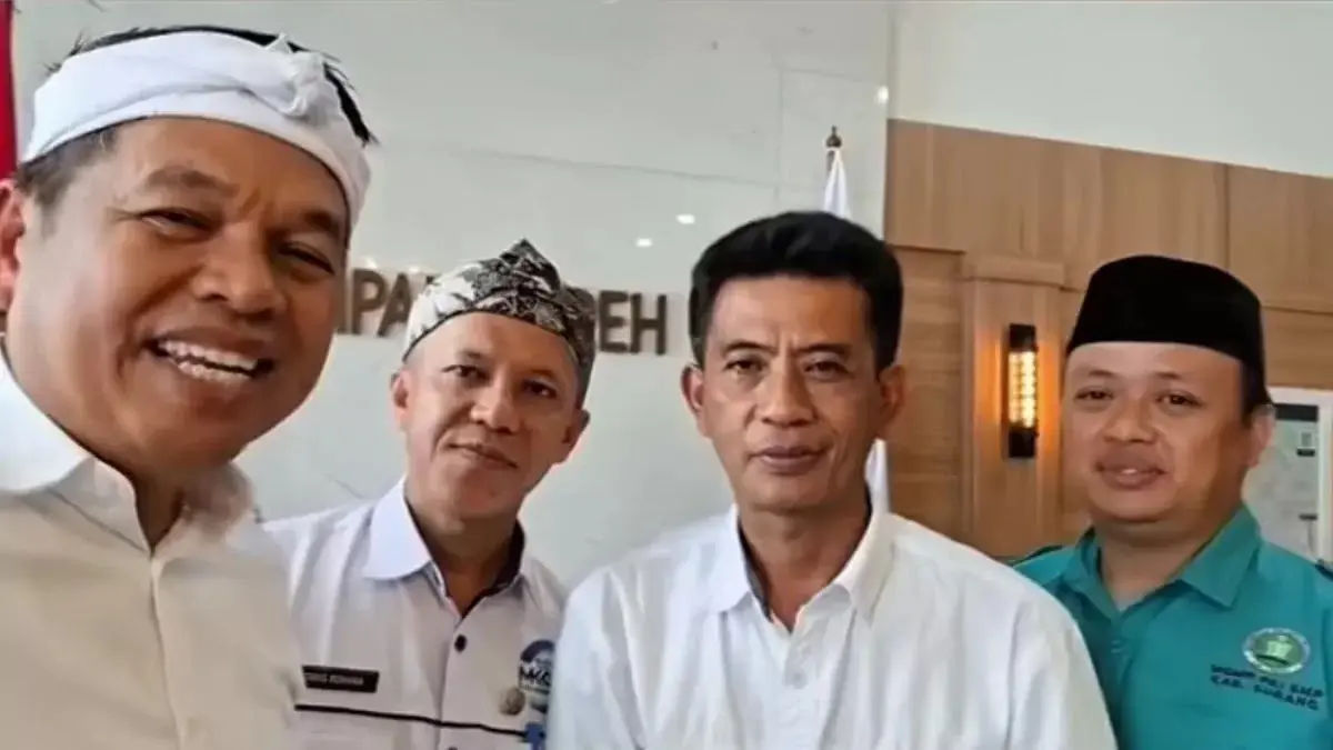 Gercep! KDM Datangi Guru yang Dil4brak Wali Murid di Subang, Dedi Mulyadi Ingatkan Soal Tanggung Jawab Pendidikan 1 Gercep! KDM Datangi Guru yang Dil4brak Wali Murid di Subang, Dedi Mulyadi Ingatkan Soal Tanggung Jawab Pendidikan