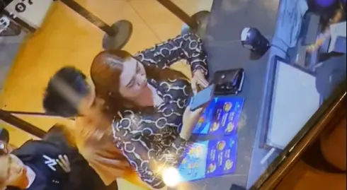 Diduga Gangguan Kejiwaan, Pria Ini Lecehkan Wanita di Gacoan Balaraja: Aksinya Terekam CCTV!