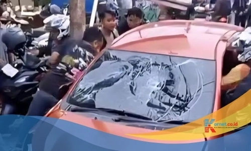 Mobil Diamuk Massa Usai Tabrak Lari Pengendara di Bogor, Sopir Diamankan Polisi 1 Mobil Diamuk Massa Usai Tabrak Lari Pengendara di Bogor, Sopir Diamankan Polisi