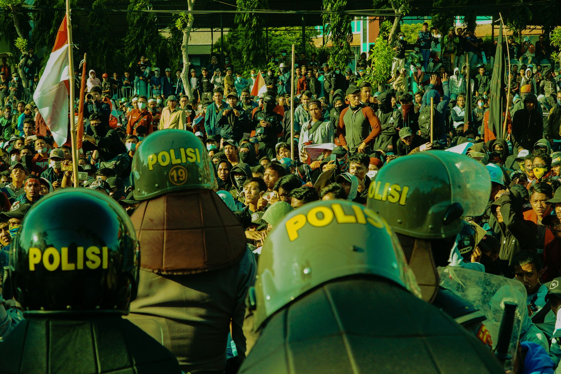Kronologi Polisi Tembak Gas Air Mata ke Kampus Unisba 1 Kronologi Polisi Tembak Gas Air Mata ke Kampus Unisba