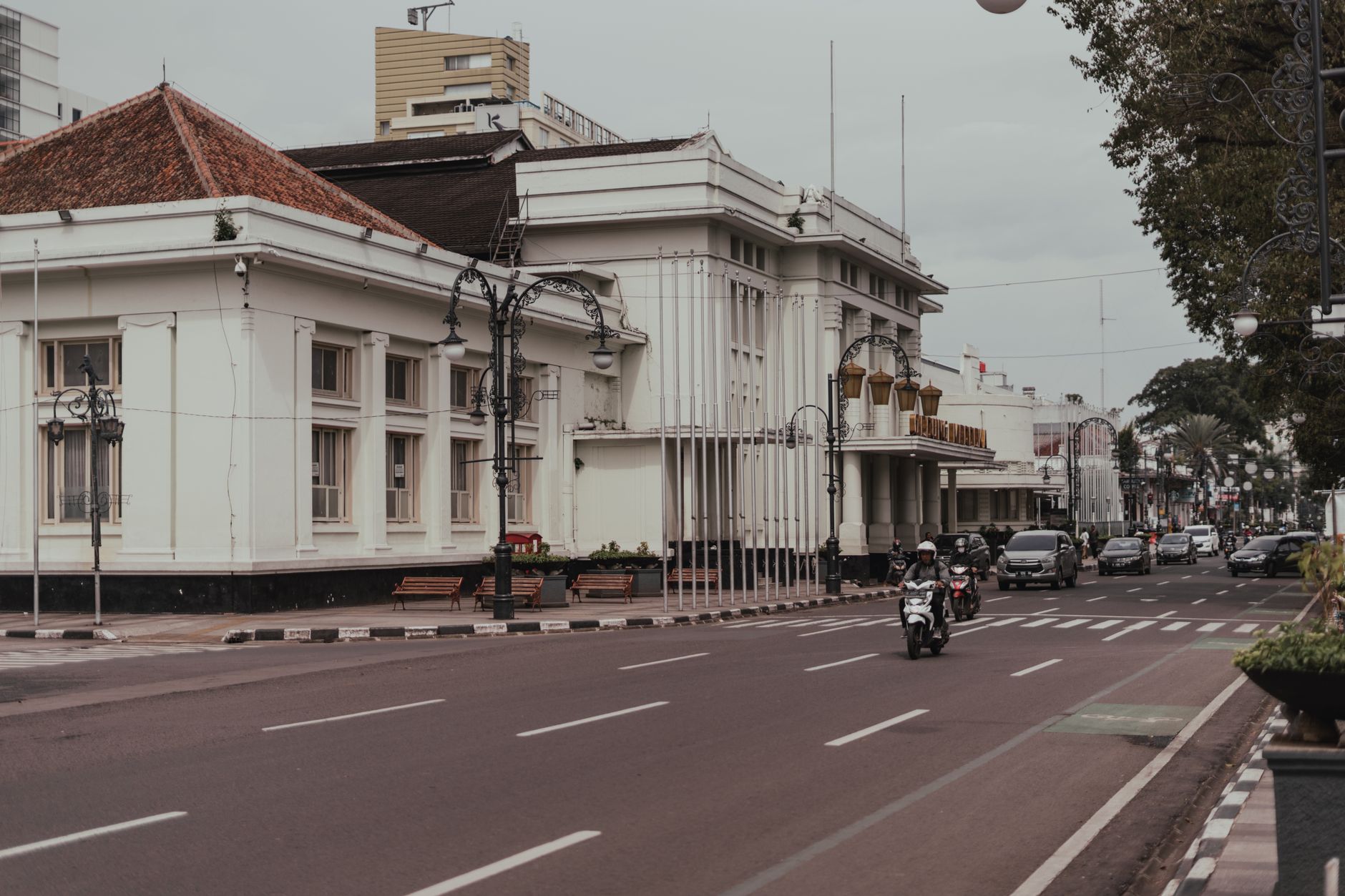 Solo Mencekam Massa Konvoi di Gedung DPRD Solo 1 Solo Mencekam Massa Konvoi di Gedung DPRD Solo