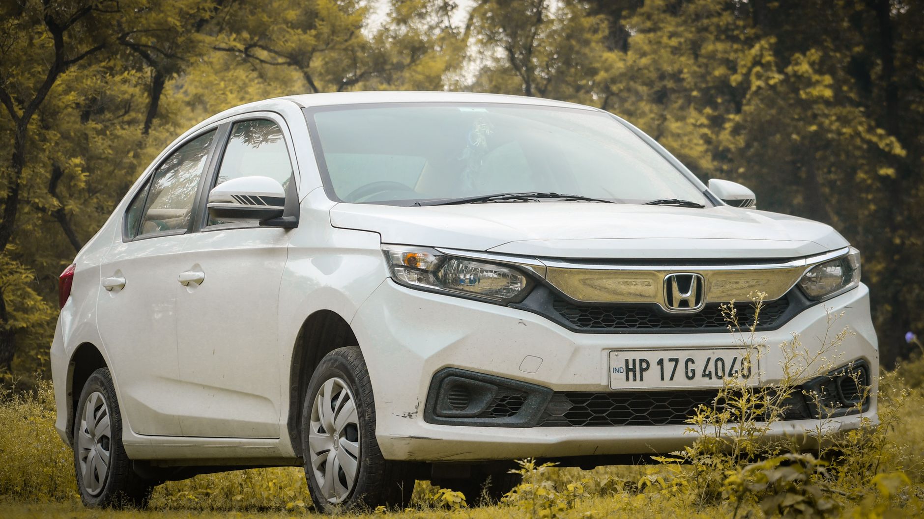 Mobil Honda Brio putih Dikejar Massa Aksi 25 Agustus Usai Terobos Demo 1 Mobil Honda Brio putih Dikejar Massa Aksi 25 Agustus Usai Terobos Demo