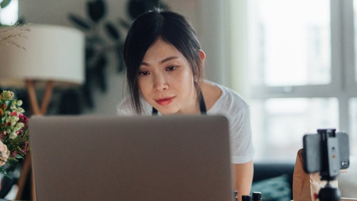 Build a sustainable side hustle without burnout - side hustle