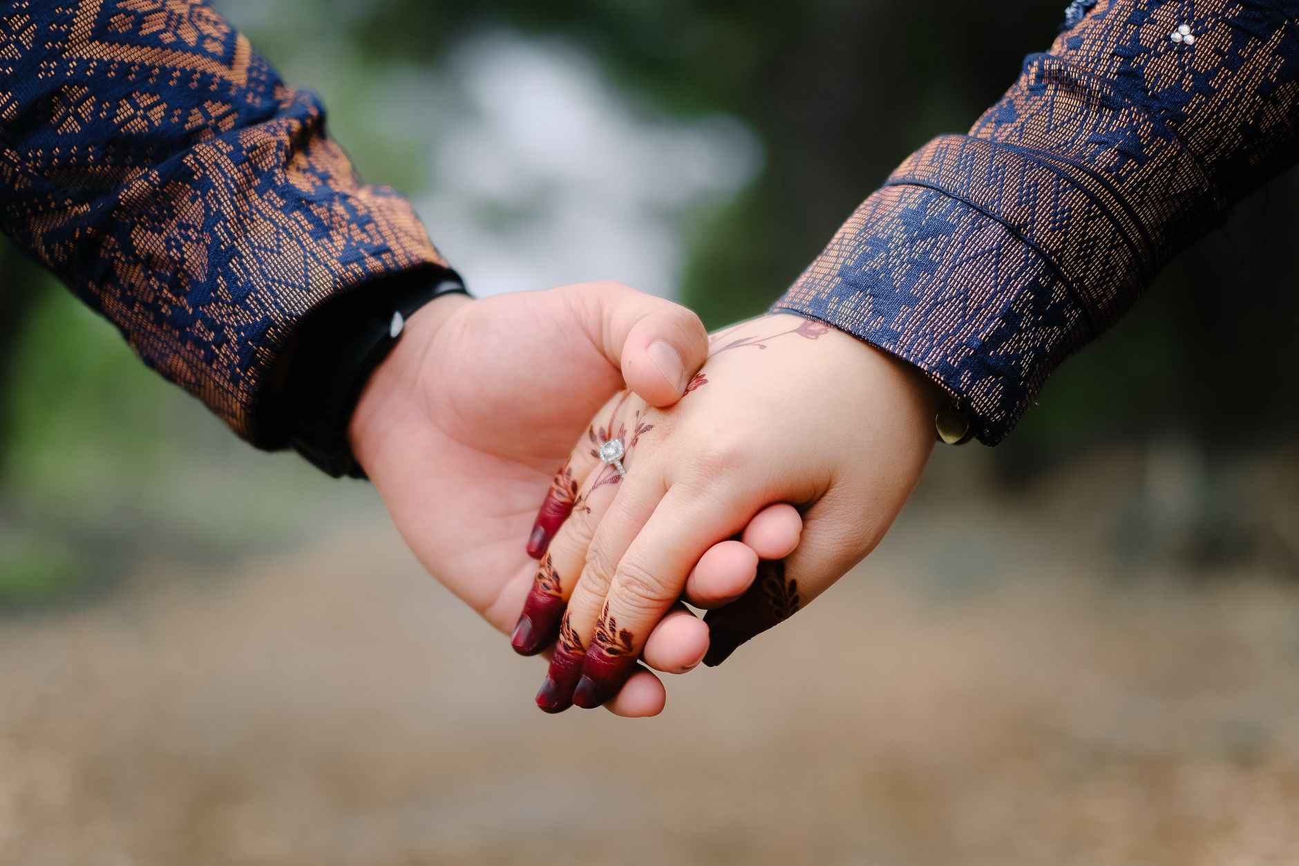 Cultural Significance of the Ring Finger: Symbolism and Traditions Surrounding Lab-Grown Diamond Engagement Rings in the UK