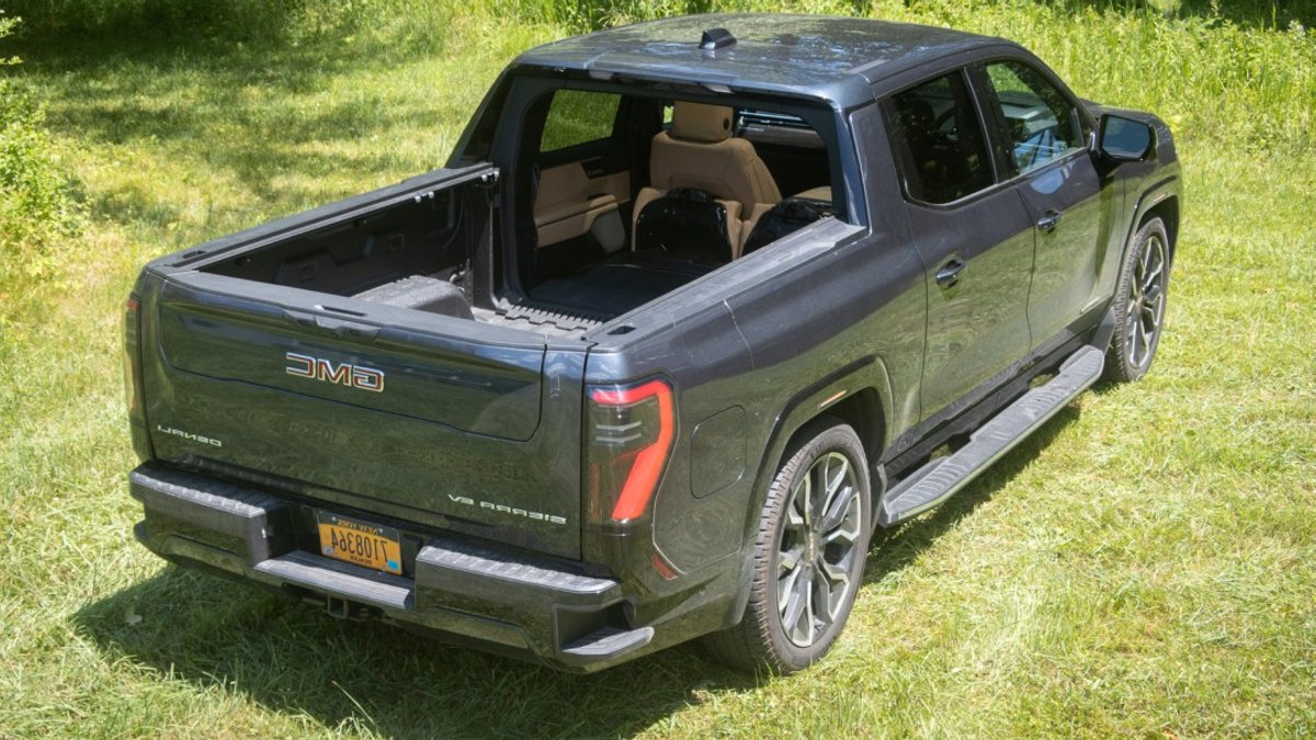 GMs Midgate Makes EV Truck Shine GMs Midgate Makes EV Truck Shine - ev truck