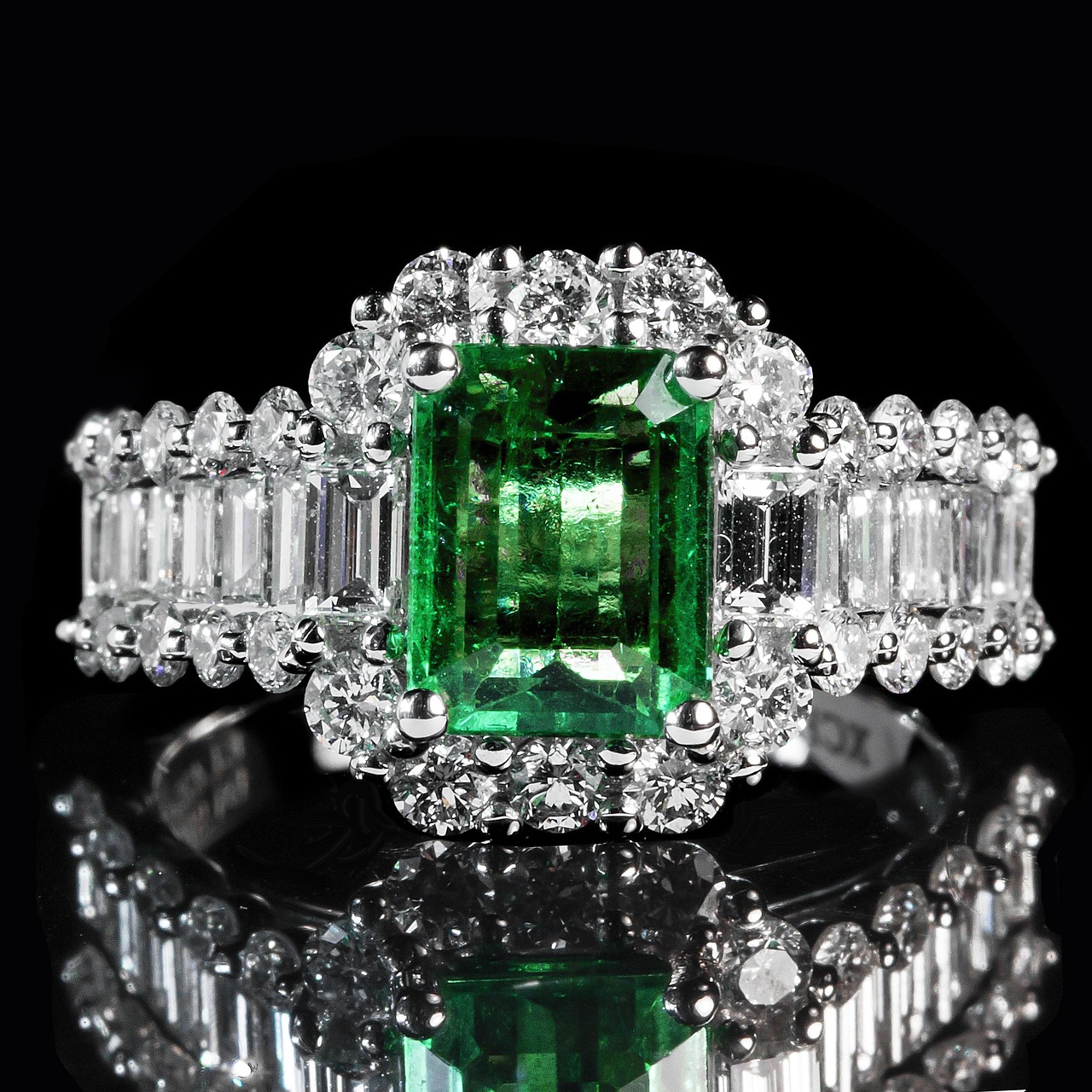 Natural diamond firms use blockchain traceability amid lab-grown competition