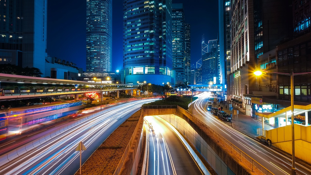 Hong Kong to lure fund managers with incentives