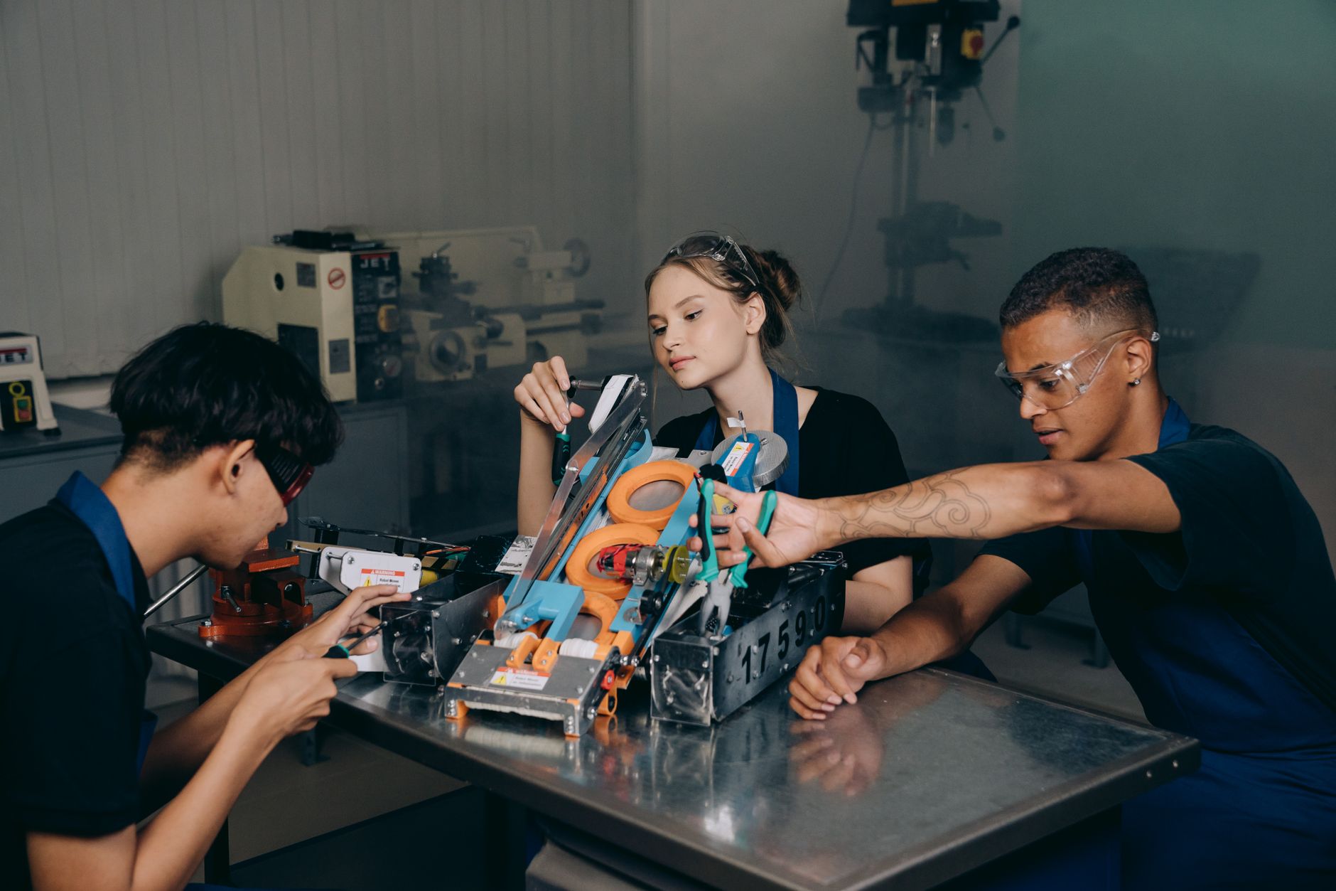 MIT graduate engineering and business programs ranked highly by U.S. News for 2026-27