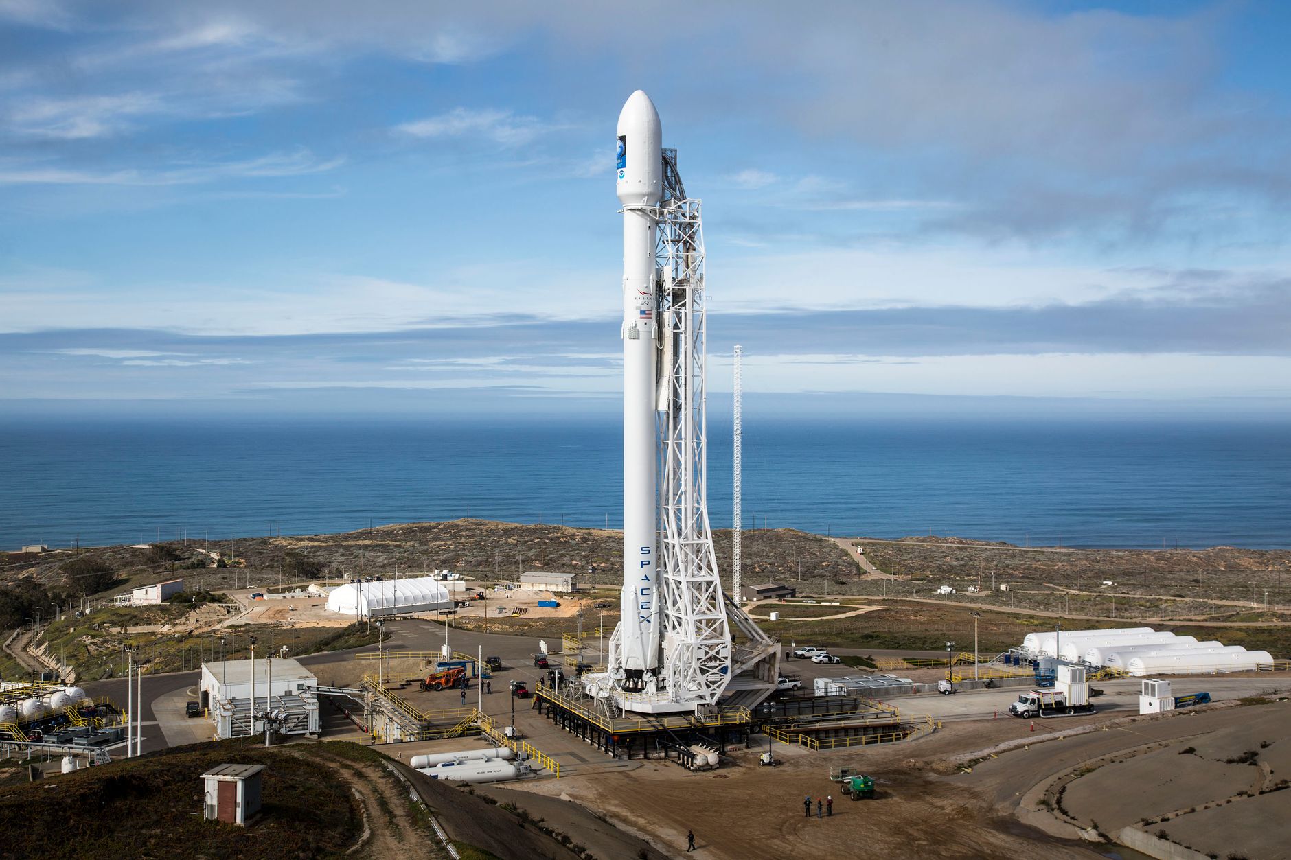 Exclusive: SpaceX lays out IPO details, targets early June roadshow, sources say