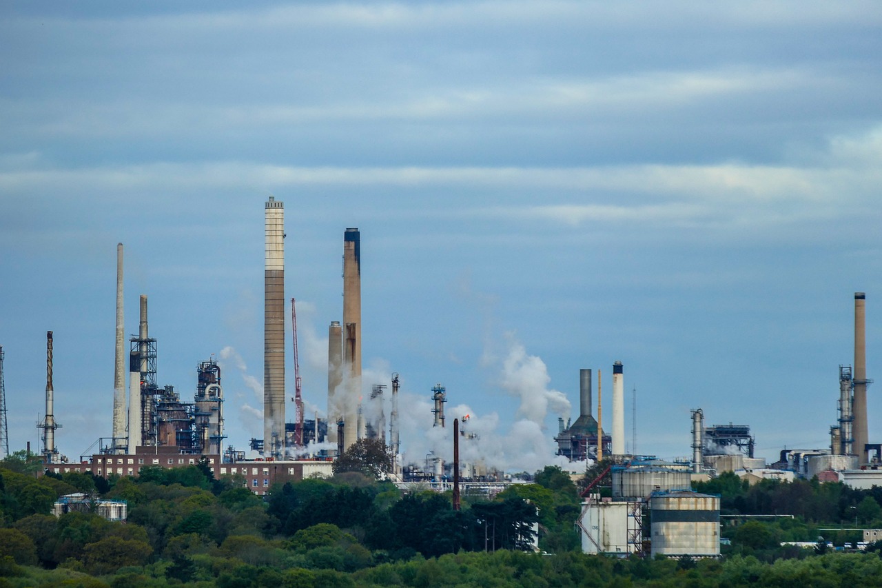 Fashola Says Lagos Discounted Land for Refinery